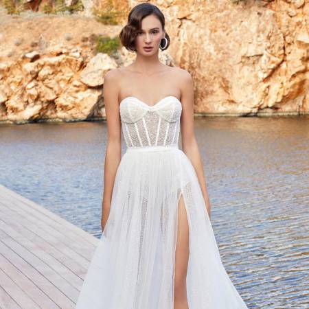 Dresses With Slits You’ll Fall in Love With Image
