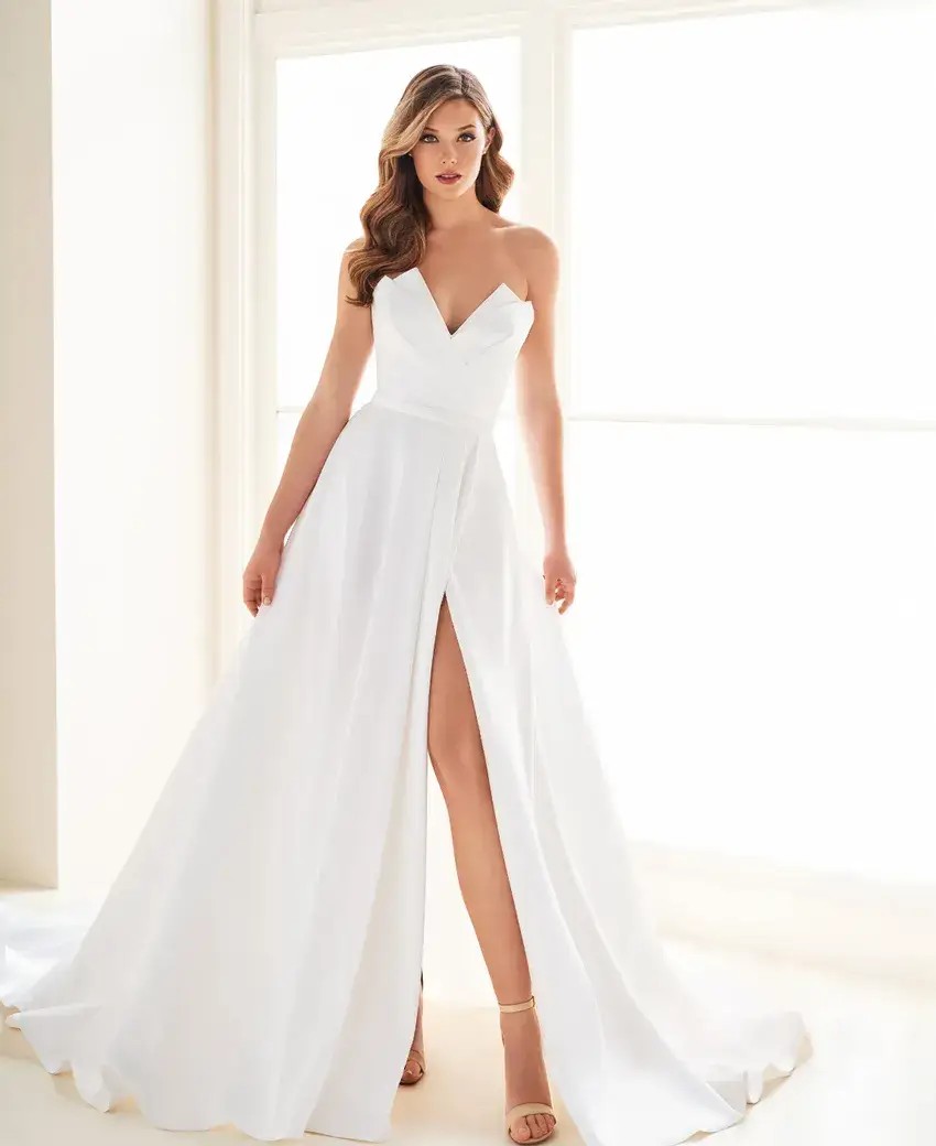 Enchanting by Mon Cheri
